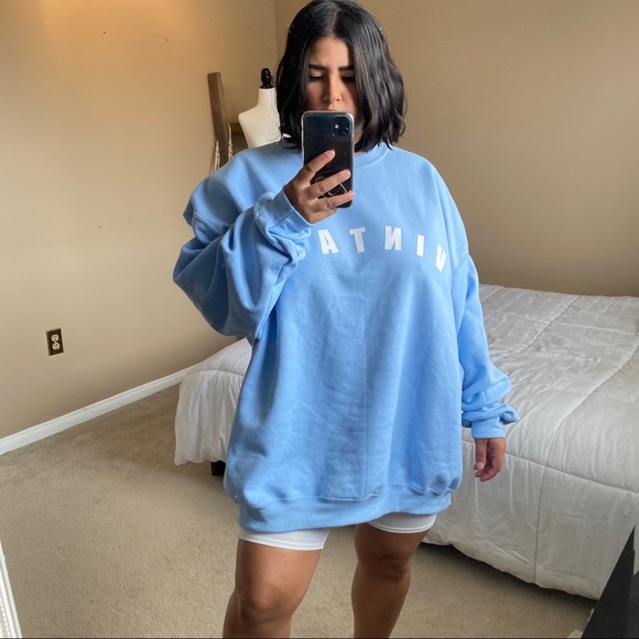 Vintage Oversized Crewneck Sweatshirt - Picture 9 of 9